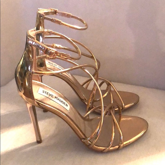 STEVE MADDEN ‘Satire’ Rose Gold Sandals - Picture 4 of 13